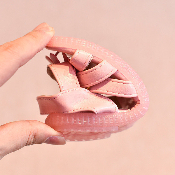 Gyerekszandál lányoknak három színben 3D elemmel