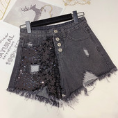 Női rövid farmer fekete és flitter díszítéssel