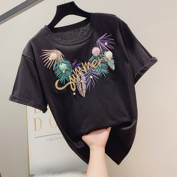 Új modell női póló három színben hímzéssel