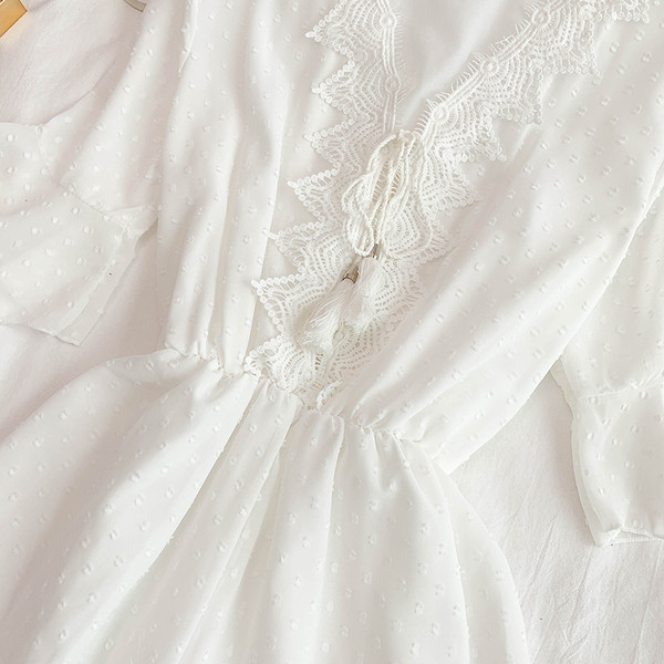 Salopeta de dama cu maneci lotus si element din dantela