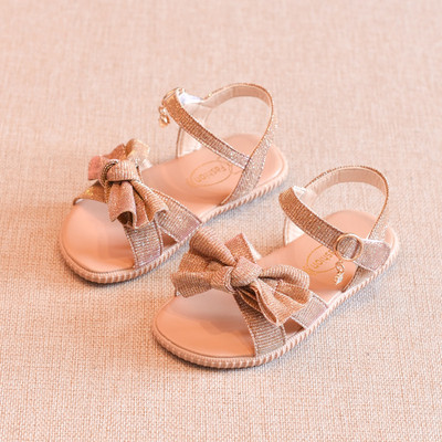 Gyermekszandál lányoknak szalagdíszítéssel, fényes hatással három színben