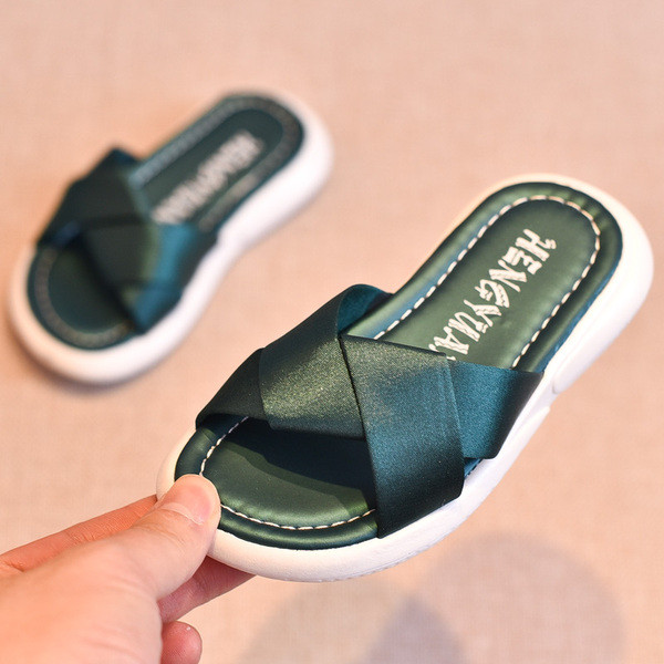 Modern gyerekpapucs lányoknak négy színben