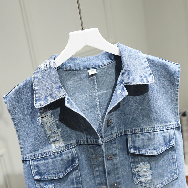 Modern női farmermellény 3D elemmel és hímzéssel