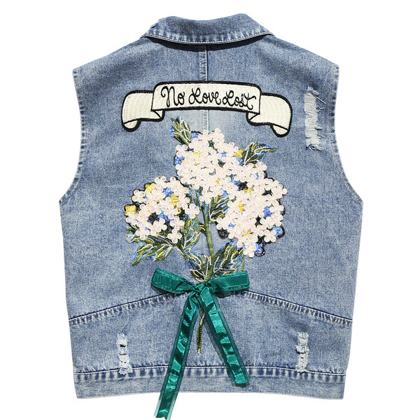 Modern női farmermellény 3D elemmel és hímzéssel