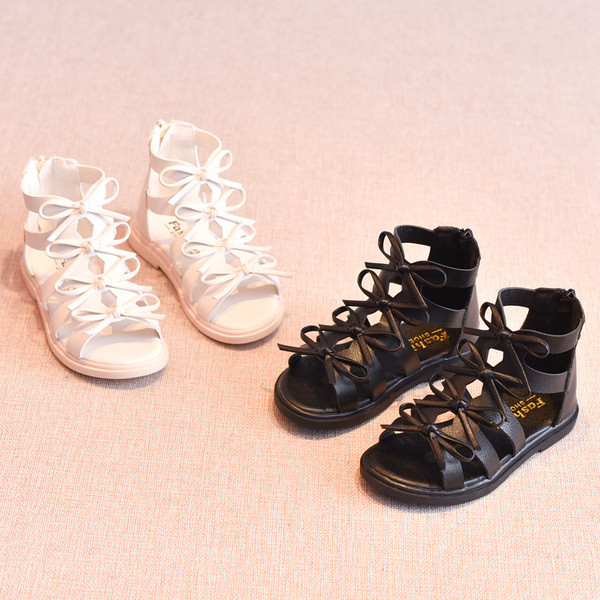 Öko bőrből készült gyerekszandál fehér és fekete színben - lányoknak