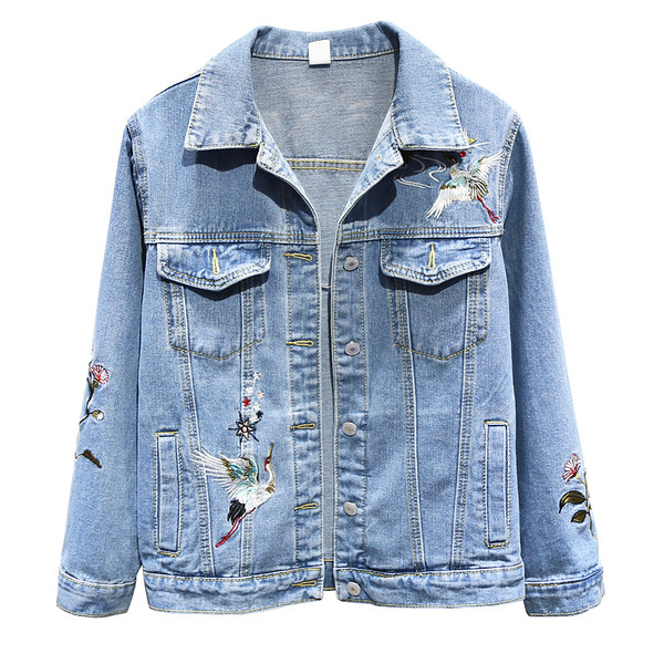 Modern női farmerdzseki hímzéssel