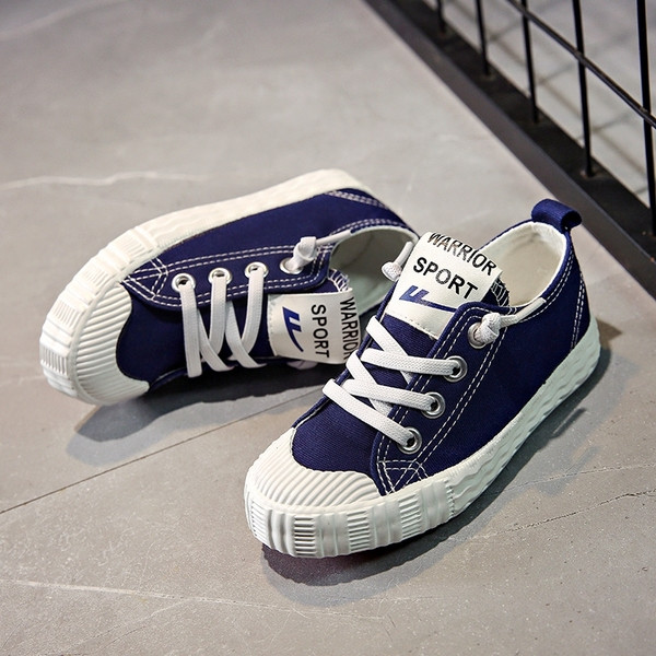 Lányoknak és fiúknak megfelelő gyerekcipő - többféle színben