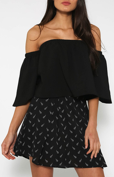 Stílusos női blúz rövid modell széles ujjal több színben