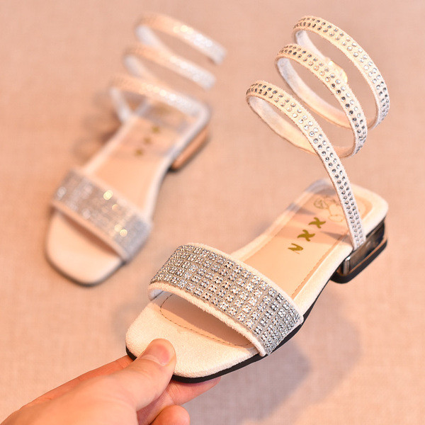 Aktuális gyerekszandál három színben kövekkel