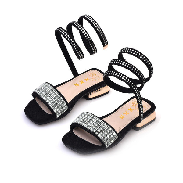 Aktuális gyerekszandál három színben kövekkel