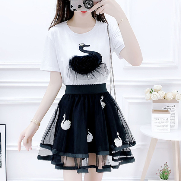 Modern női szett kétrészes szoknya + 3D elemes póló két színben