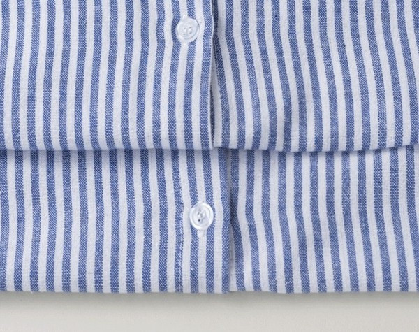 Jelenlegi csíkos nyári ruha pántokkal és derékkötővel