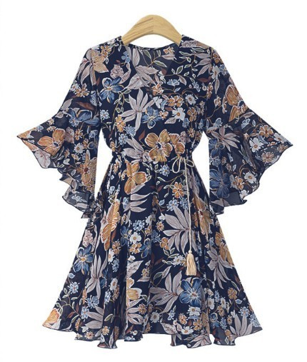 Női alkalmi ruha V-nyakú és lótusz ujjú, virágmintás