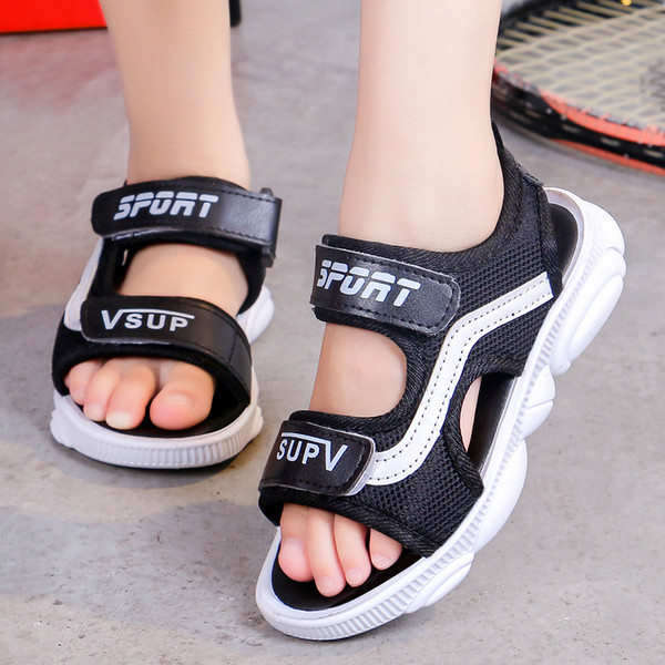 Gyermekszandál három színben felirattal - fiúknak