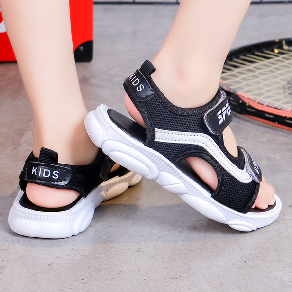 Gyermekszandál három színben felirattal - fiúknak