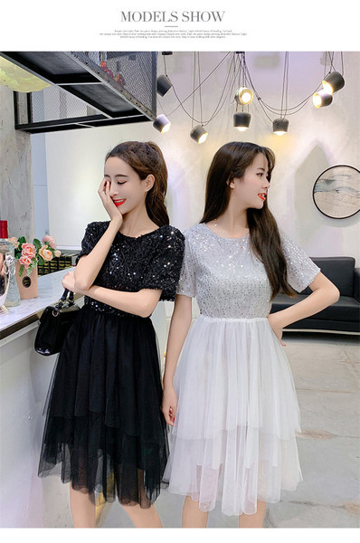 Modern női ruha tüllel és flitterekkel, három színben