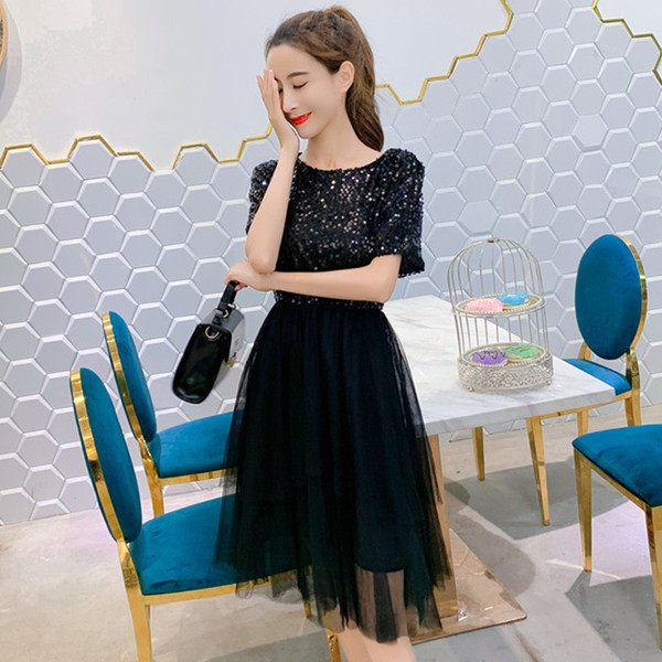 Modern női ruha tüllel és flitterekkel, három színben