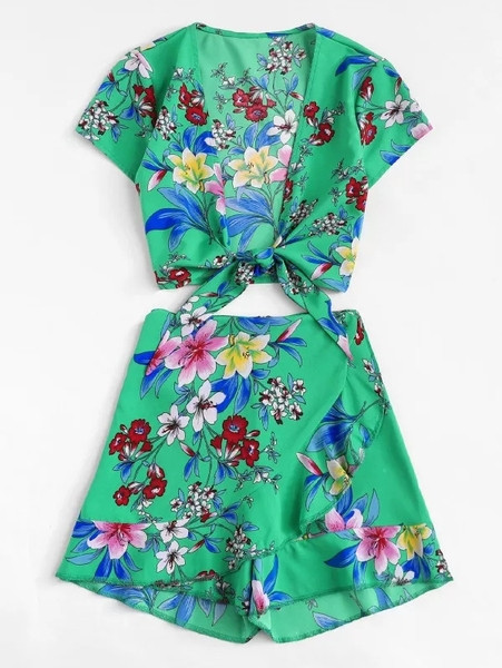 Stílusos női kétrészes szett virágmotívummal