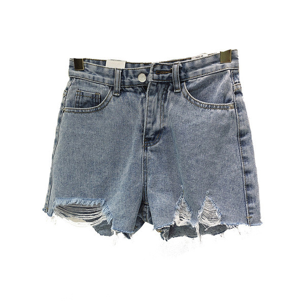 Pantaloni scurți moderni cu o inscripție în albastru