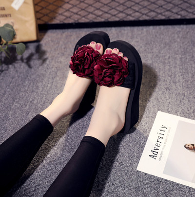 Стилни дамски чехли с 3D елемент в три цвята 
