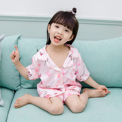 Pijamale copii pentru fete in trei culori cu aplicatii diferite