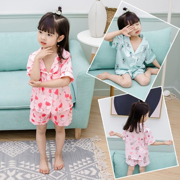 Pijamale copii pentru fete in trei culori cu aplicatii diferite