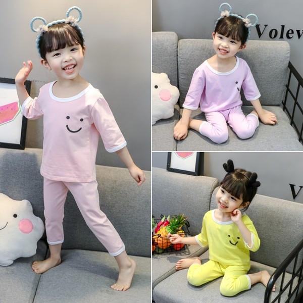 Gyermek pizsama lányoknak három színben rátéttel