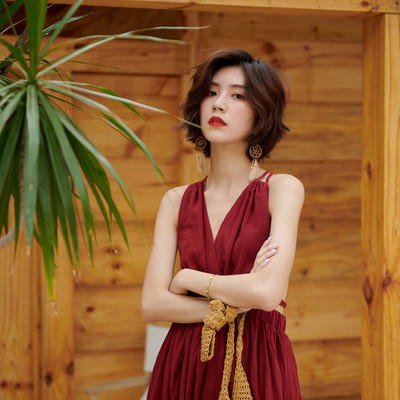 Rochie de plajă cu bretele și spate gol în visiniu și albastru