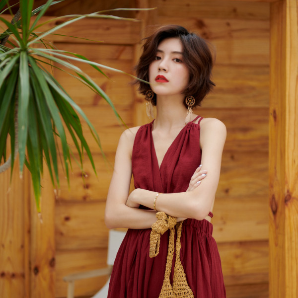 Rochie de plajă cu bretele și spate gol în visiniu și albastru