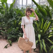 Rochie casual de dama cu decolteu in V si nasturi in alb