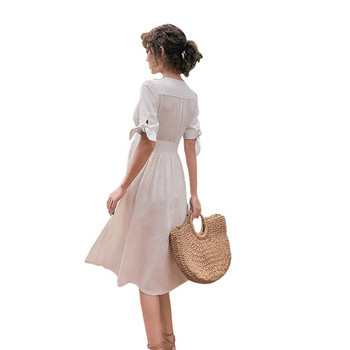 Γυναικείο casual φόρεμα με ντεκολτέ σε σχήμα V και κουμπιά σε λευκό χρώμα