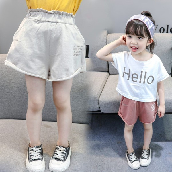 Gyermek rövidnadrág két színben, zsebekkel és feliratokkal