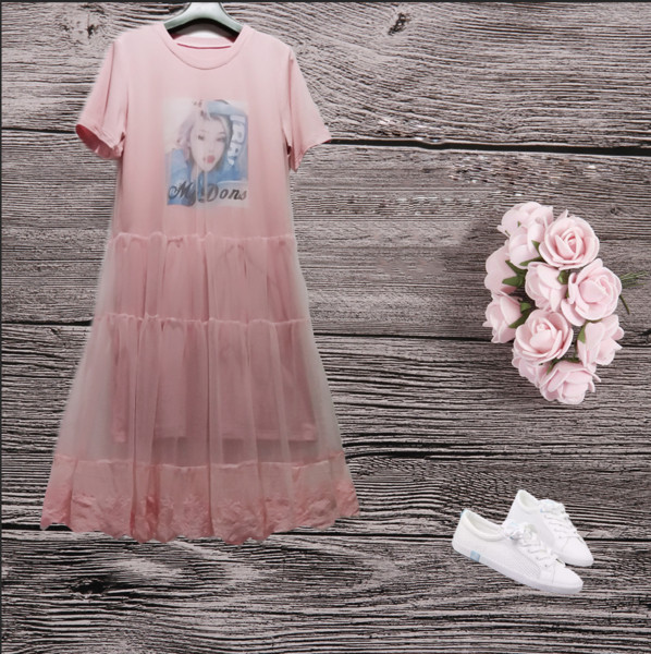 Alkalmi női ruha rátéttel és tüllel, három színben