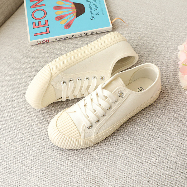 Μοντέρνα γυναικεία αθλητικά πάνινα παπούτσια  με δεσμούς σε διαφορετικά χρώματα