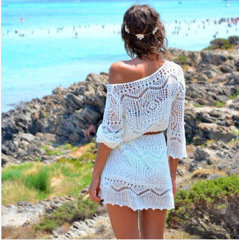 Дамско плажно парео в бял цвят 