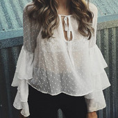 Γυναικεία μπλούζα  με δαντέλα με μανίκι λωτού σε λευκό και μαύρο χρώμα