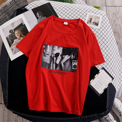 Μοντέρνο γυναικείο μπλουζάκι με λευκό, ροζ και κόκκινο χρώμα