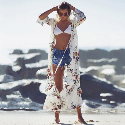 Актуално дамско парео дълъг модел с флорален десен