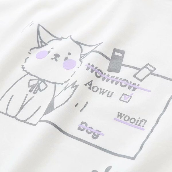 Ежедневна дамска  тениска с апликация в бял цвят 