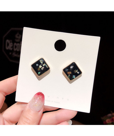 Cercei eleganti de dama in alb si negru