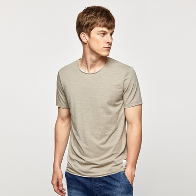 Мъжка ежедневна тениска с О - образна яка и къс ръкав в няколко цвята