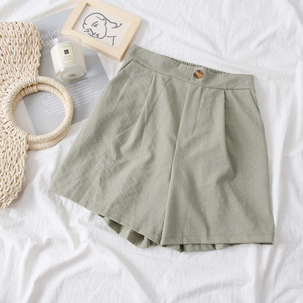 Модерни дамски къси панталони в шест цвята