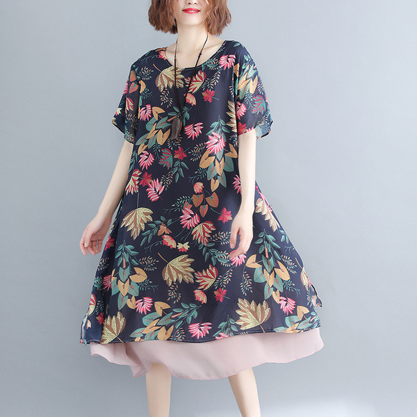 Модерна  дамска рокля с флорален мотив и къс ръкав 