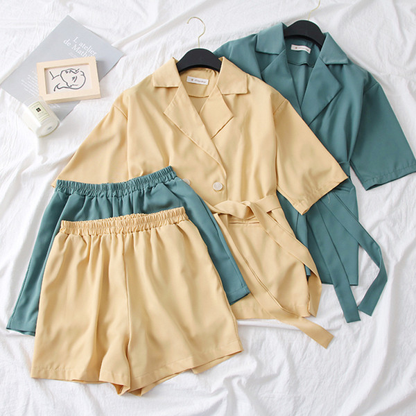 Стилен дамски комплект в пет цвята с копчета