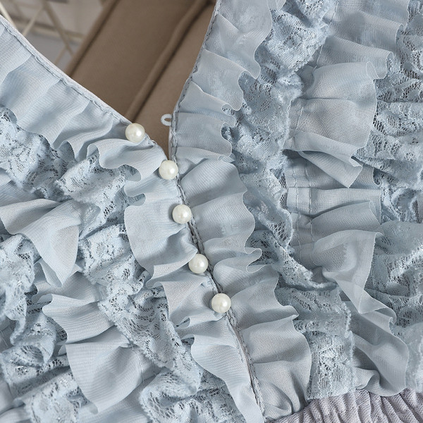 Модерна дамска рокля с V-образно деколте и перли в три цвята