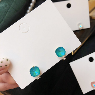 Дамски модерни обеци с камъни в три цвята