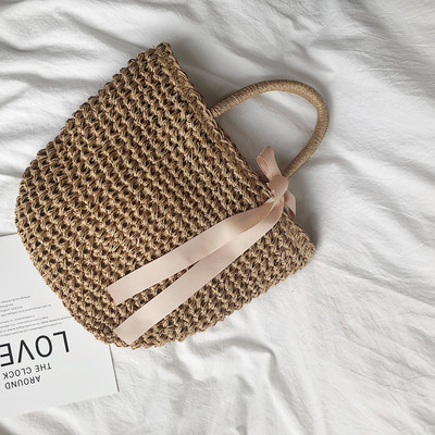 Дамска модерна чанта от плетиво с декорация панделка