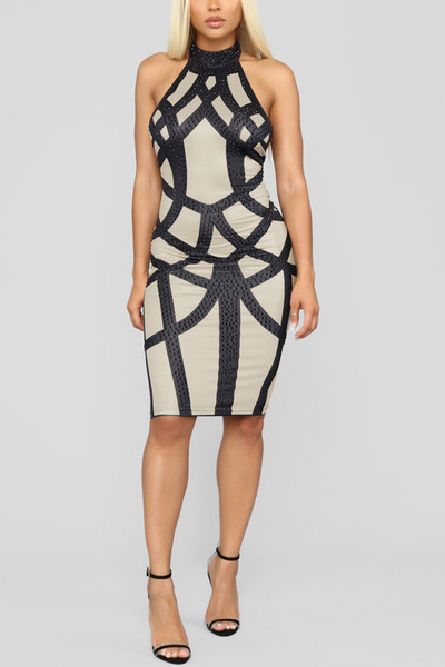 Елегантна дамска рокля с голи рамене и камъни