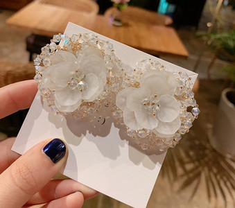 Дамски стилни обеци в два цвята с формата на цвете