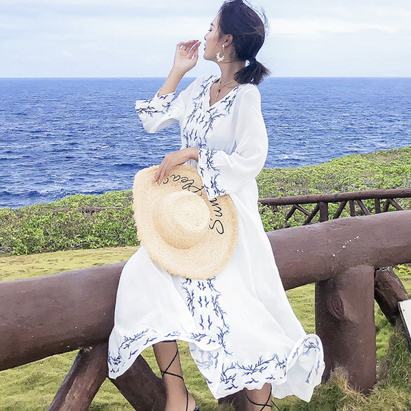 Дамска плажна дълга рокля с бродерия в бял и черен цвят